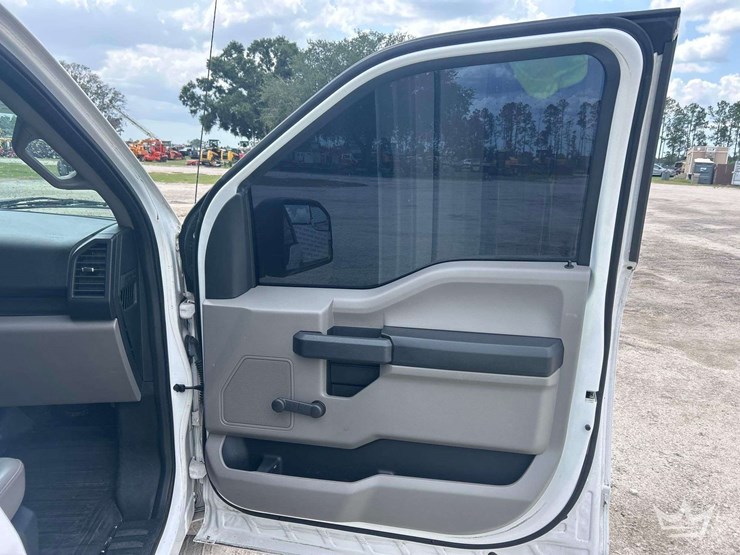 2017-ford-f150-image-19