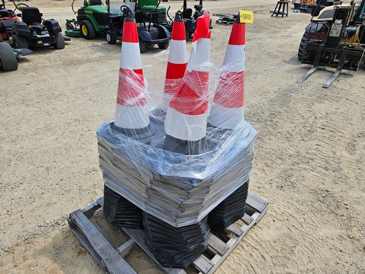 #6901-•-new-agrotk-traffic-cones-image-2