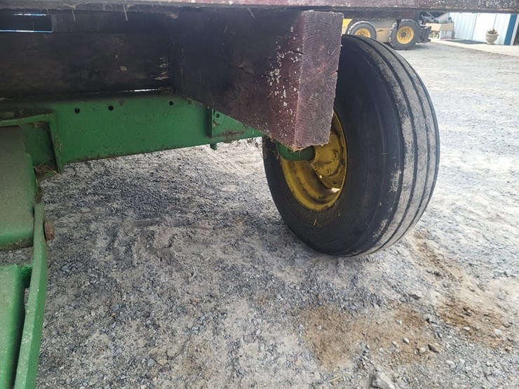 hay-wagon-w/running-gear-image-10