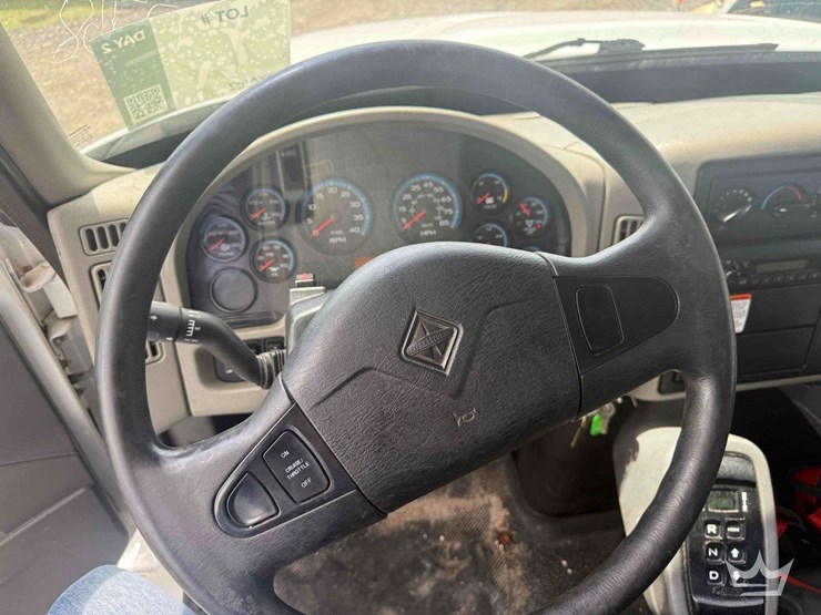 2013-international-durastar-4300-image-31