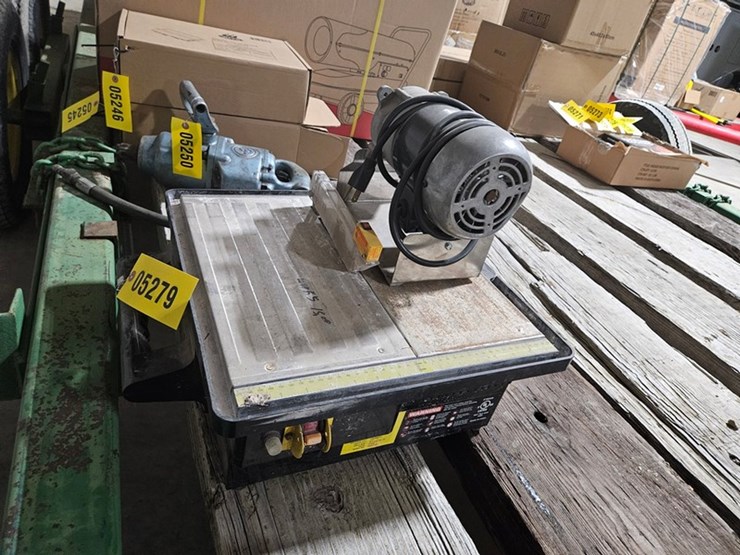 #215-•-tile-saw-with-gear-reduction-motor-image-5