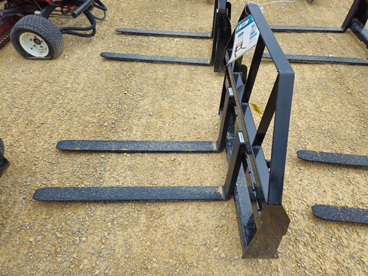 #212-•-2026-mower-king-sa-48"-pallet-fork-image-2