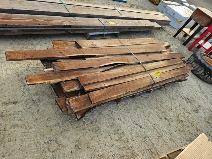 #207-•-1"-thick-walnut-lumber-image-8