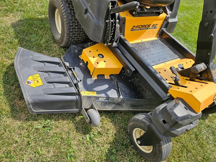 #6878-•-cub-cadet-z-force-sz-zero-turn-mower-image-10