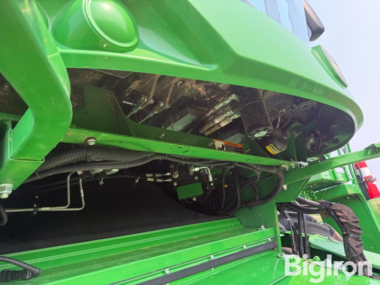 2021-john-deere-s780-image-18