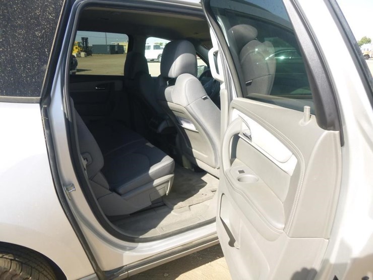 2016-chevrolet-traverse-image-16
