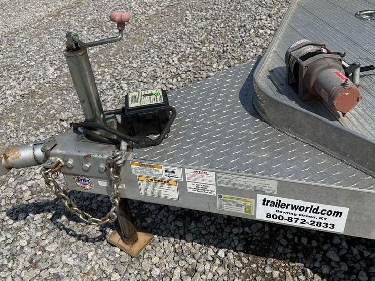 2016-sundowner-trailers-aluminum-car-hauler-image-14