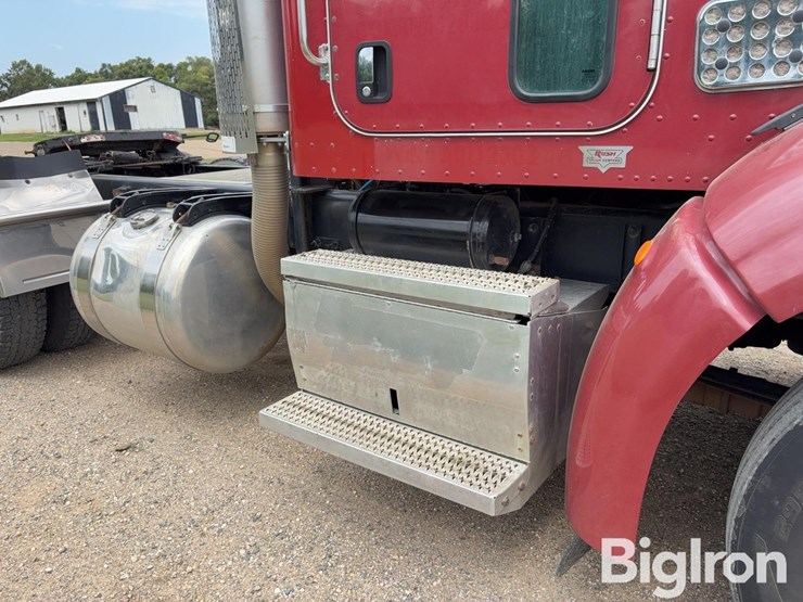 2010-peterbilt-386-image-14
