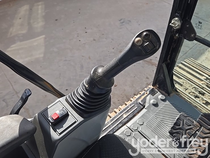 2019-caterpillar-336-image-76