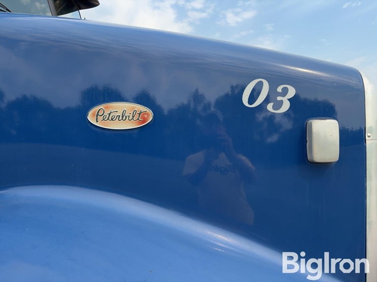 2000-peterbilt-385-image-14