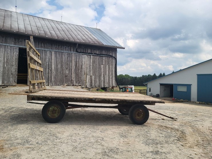 hay-wagon-w/running-gear-image-6