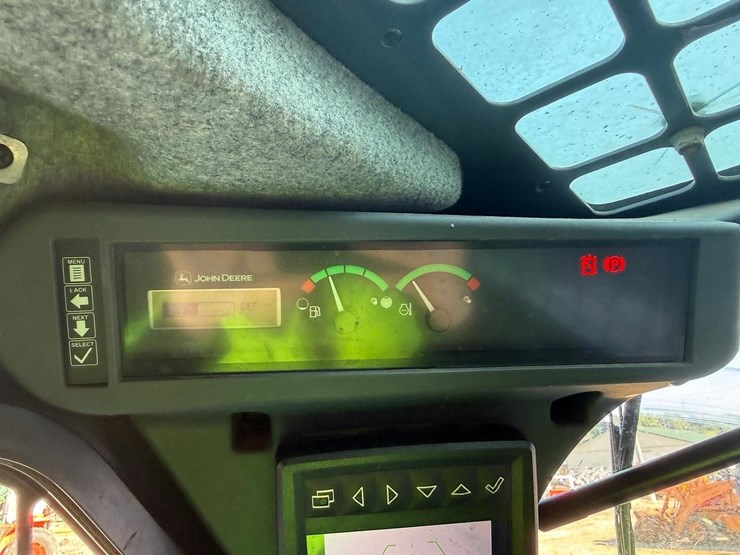 2020-deere-333g-image-25