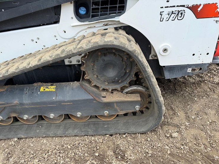 2020-bobcat-t770-image-18