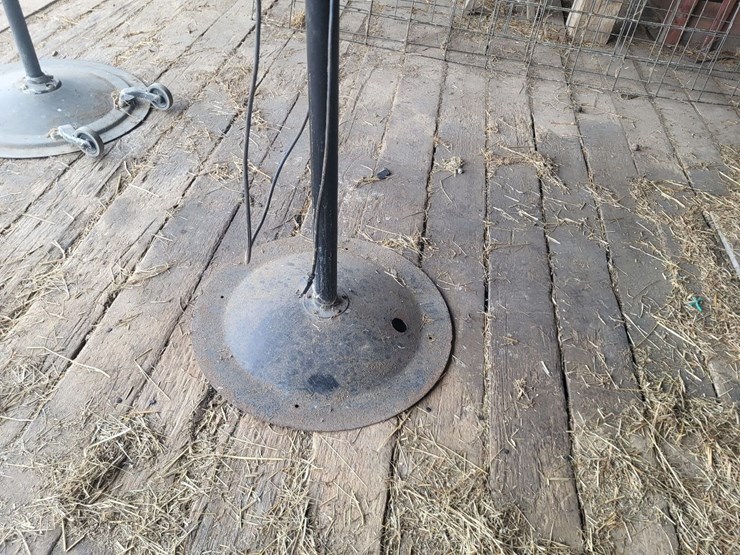(2)-32"-livestock-fans-w/stands-and-electric-motor-image-12