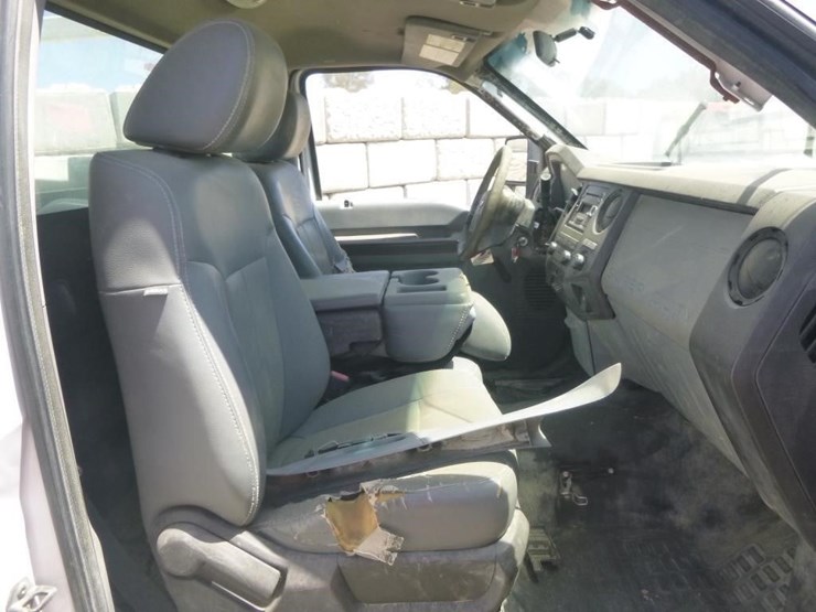 2011-ford-f350-image-17