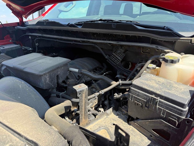 2022-chevrolet-3500-image-19