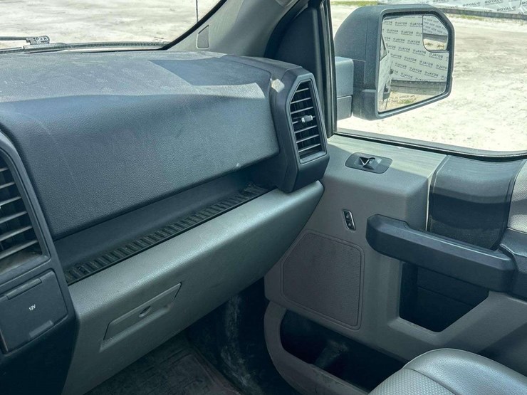 2017-ford-f150-image-24
