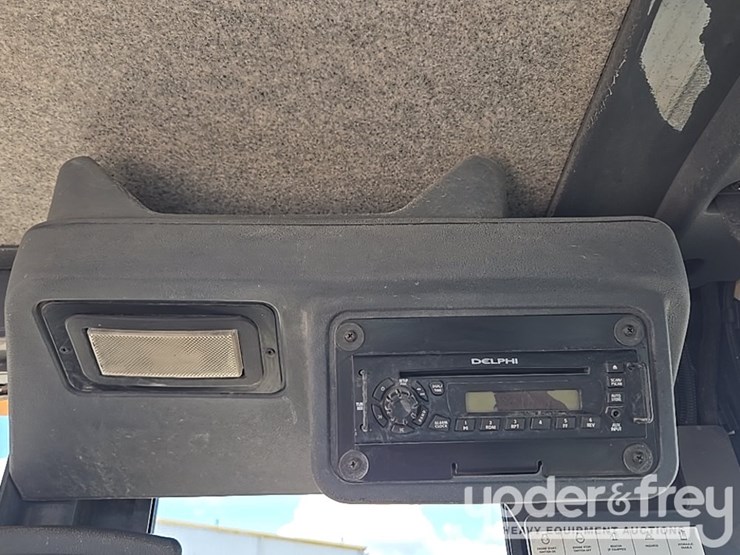 2012-deere-670gp-image-77