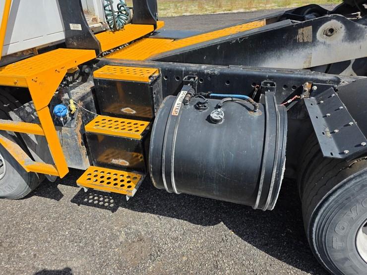 kalmar-spotter-truck-image-15