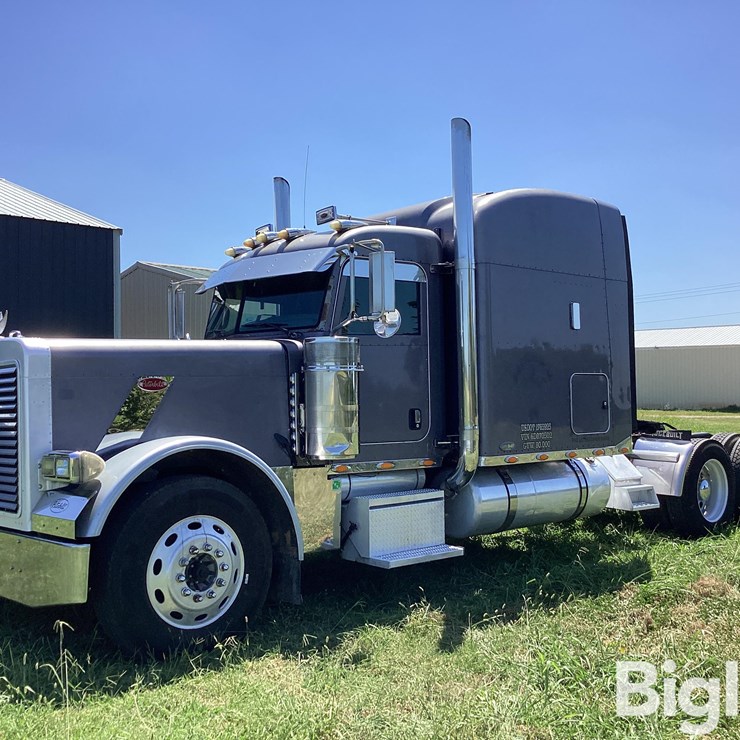 2006 PETERBILT 379