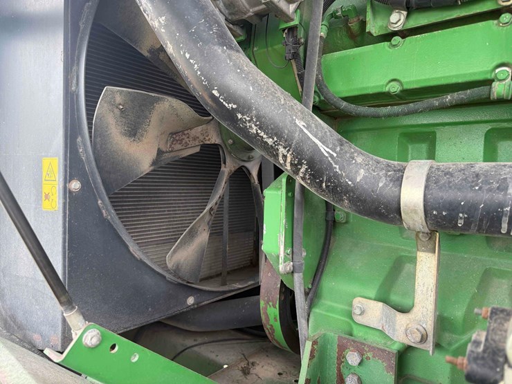 2005-john-deere-7400-image-30
