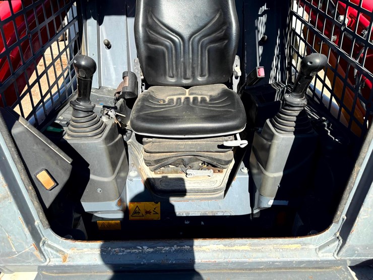 2020-takeuchi-tl8r2-image-12