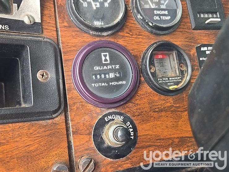 2000-peterbilt-357-image-74