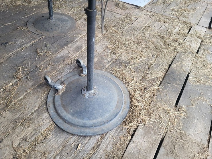 (2)-32"-livestock-fans-w/stands-and-electric-motor-image-9