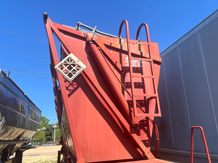 hays-lti-side-dump-bulk-hauler-image-25