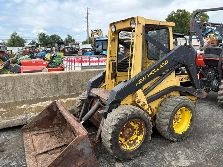 new-holland-455-image-1
