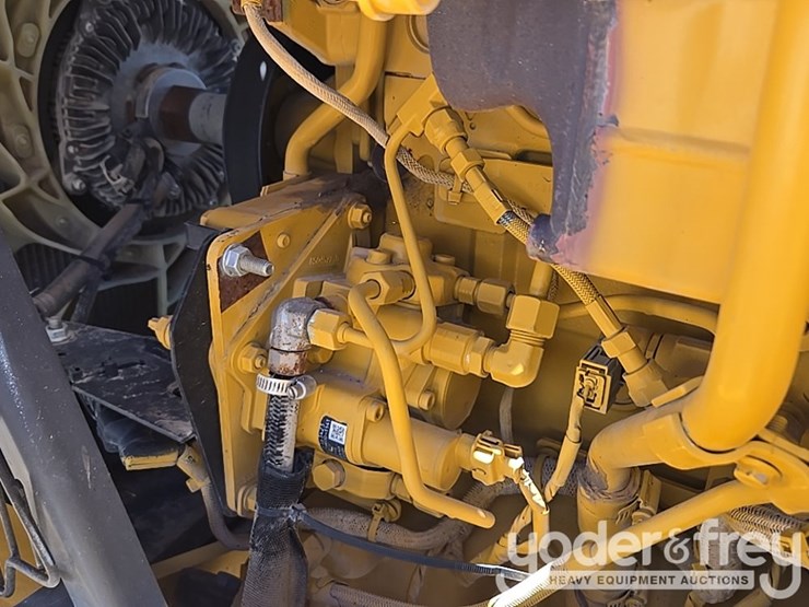2019-deere-310sl-image-43