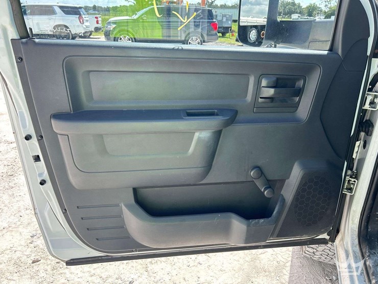 2012-dodge-2500-image-11
