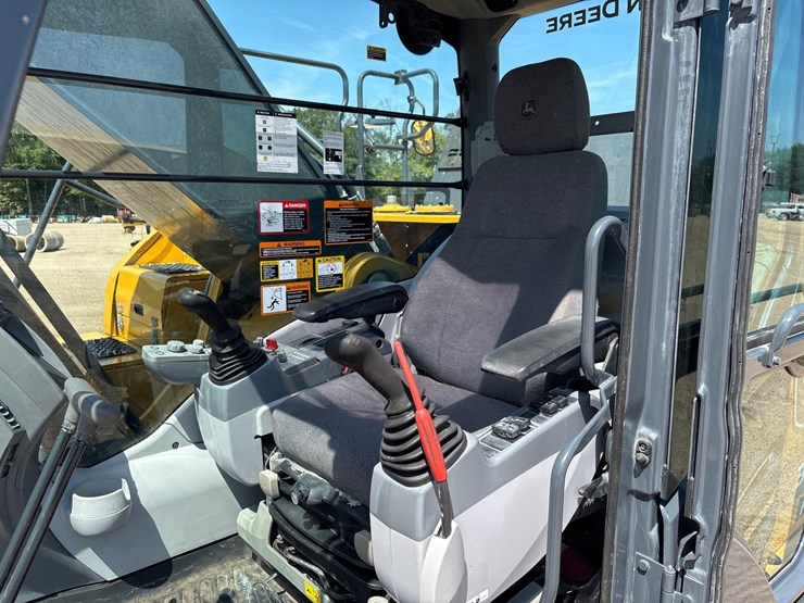#16331-•-2023-deere-350p-hydraulic-excavator-image-21