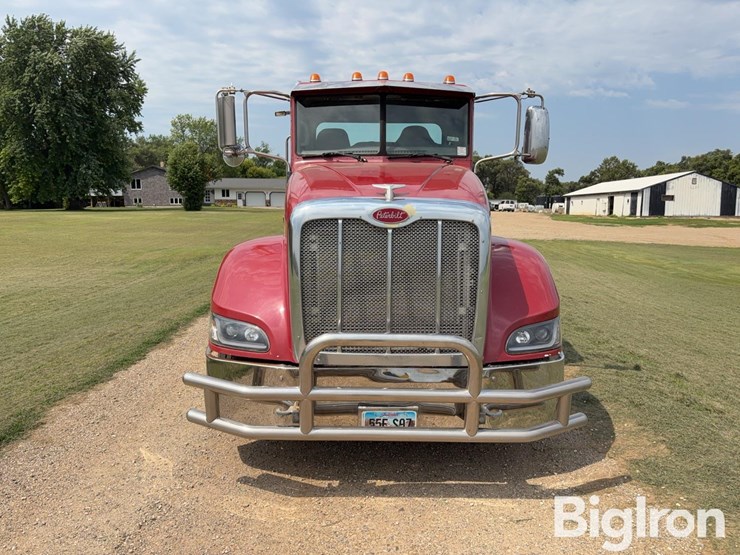 2010-peterbilt-386-image-2