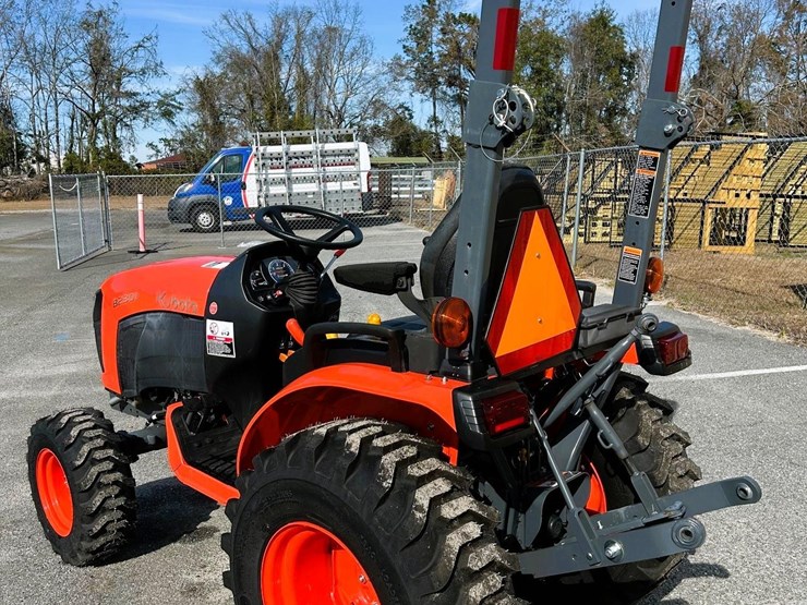 2023-kubota-b2301hsd-1-image-1