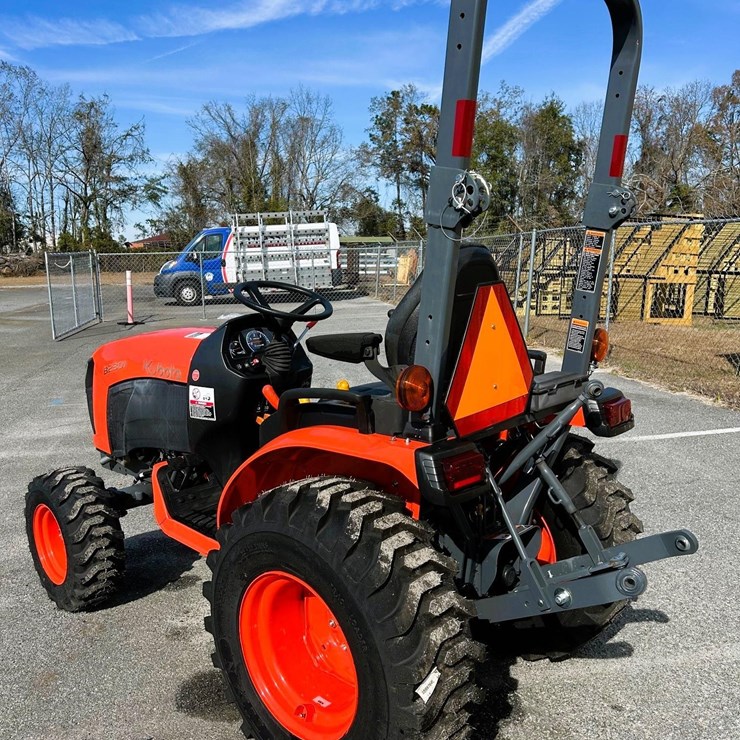 2023 KUBOTA B2301HSD-1