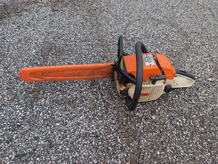 stihl-028-av-super-electronic-quickstop-chainsaw-image-1