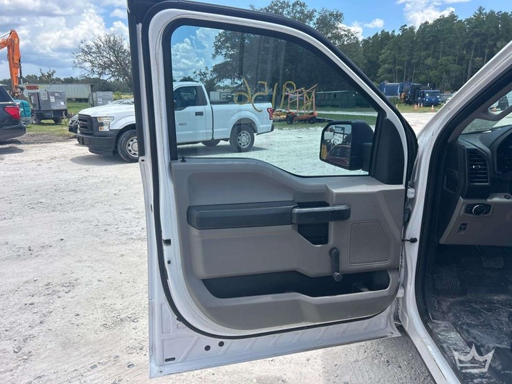 2017-ford-f150-image-11