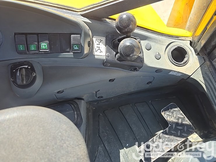 2008-new-holland-b95-image-55