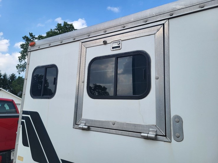 hart-tandem-axle-2-horse-bumper-trailer-w/tack-room-image-49