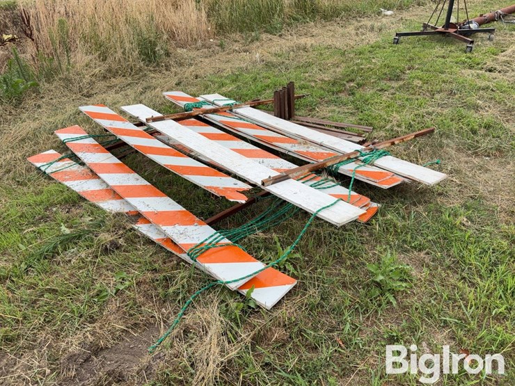 homemade-8’-construction-barricade-image-5