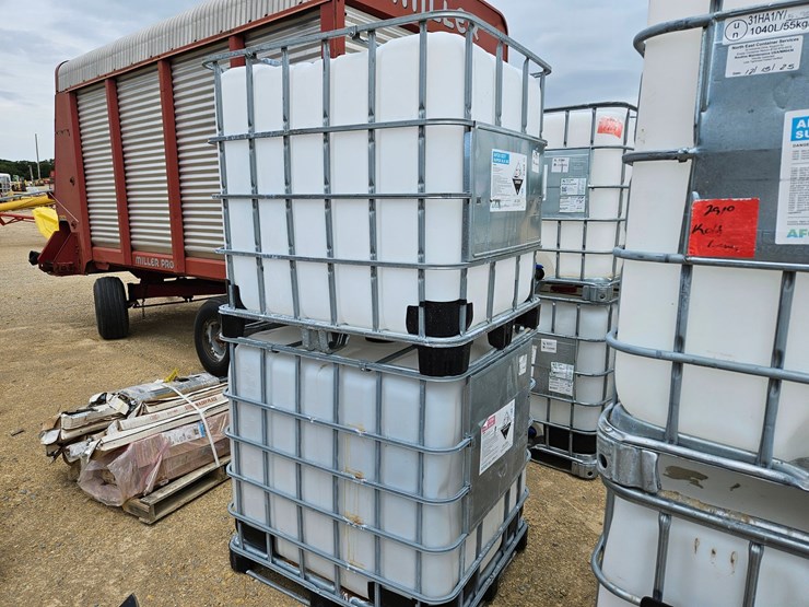 #188-•-2---plastic-tanks-image-4
