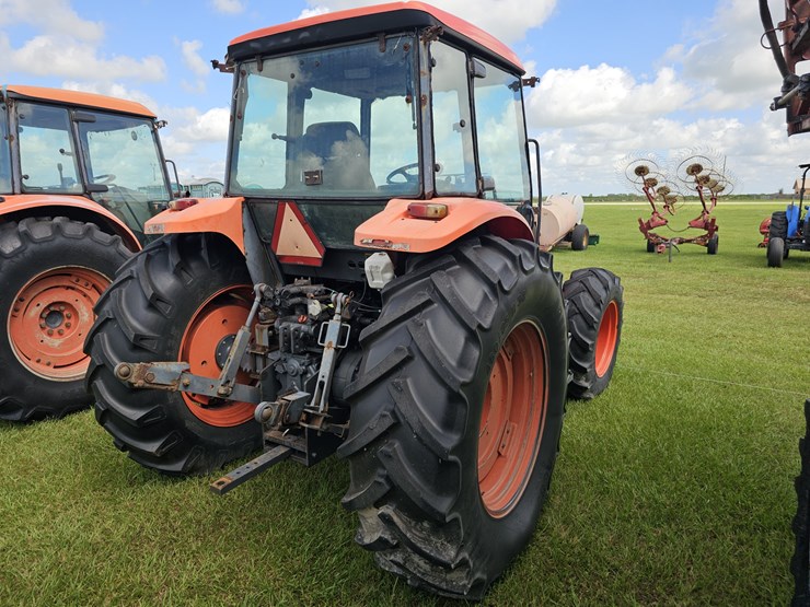 2015-kubota-m108s-image-3