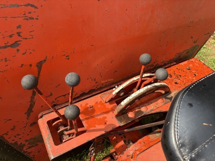 allis-chalmers-170-tractor-image-15