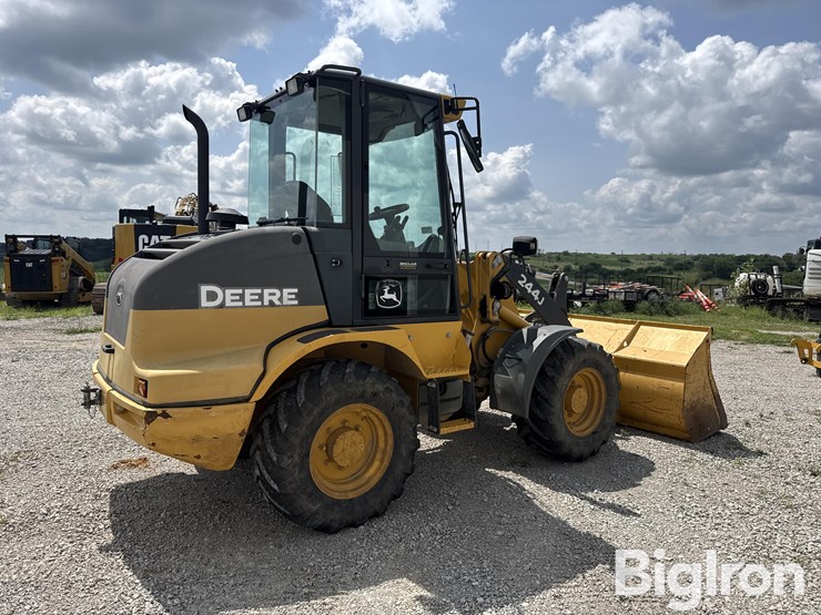 2014-deere-244j-image-5