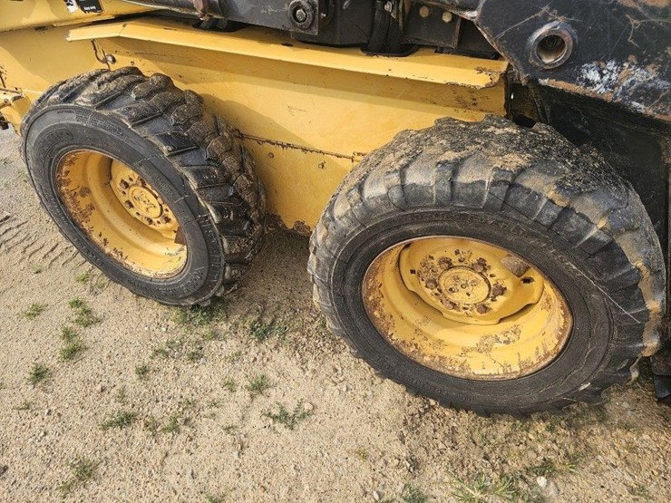 new-holland-465-image-6