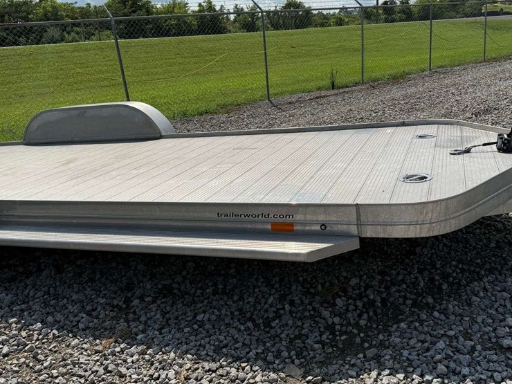2016-sundowner-trailers-aluminum-car-hauler-image-3