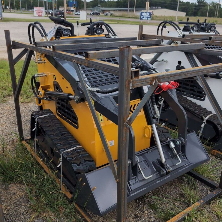 ZJG Mini Skid Steer Loader ZJ-380 (Yellow) - 15HP - Hand Control Area Damaged Please Review Photos