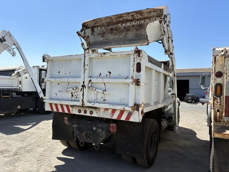 2003-international-durastar-4300-image-3