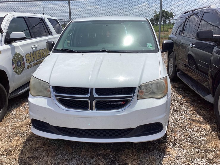 2014-dodge-grand-caravan-image-2
